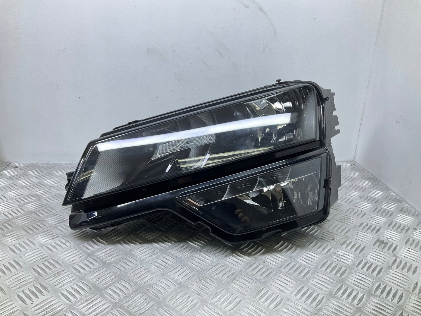 Frontscheinwerfer Skoda Karoq 57B 57B941015A LED Links Scheinwerfer Headlight - Thumbnail 1