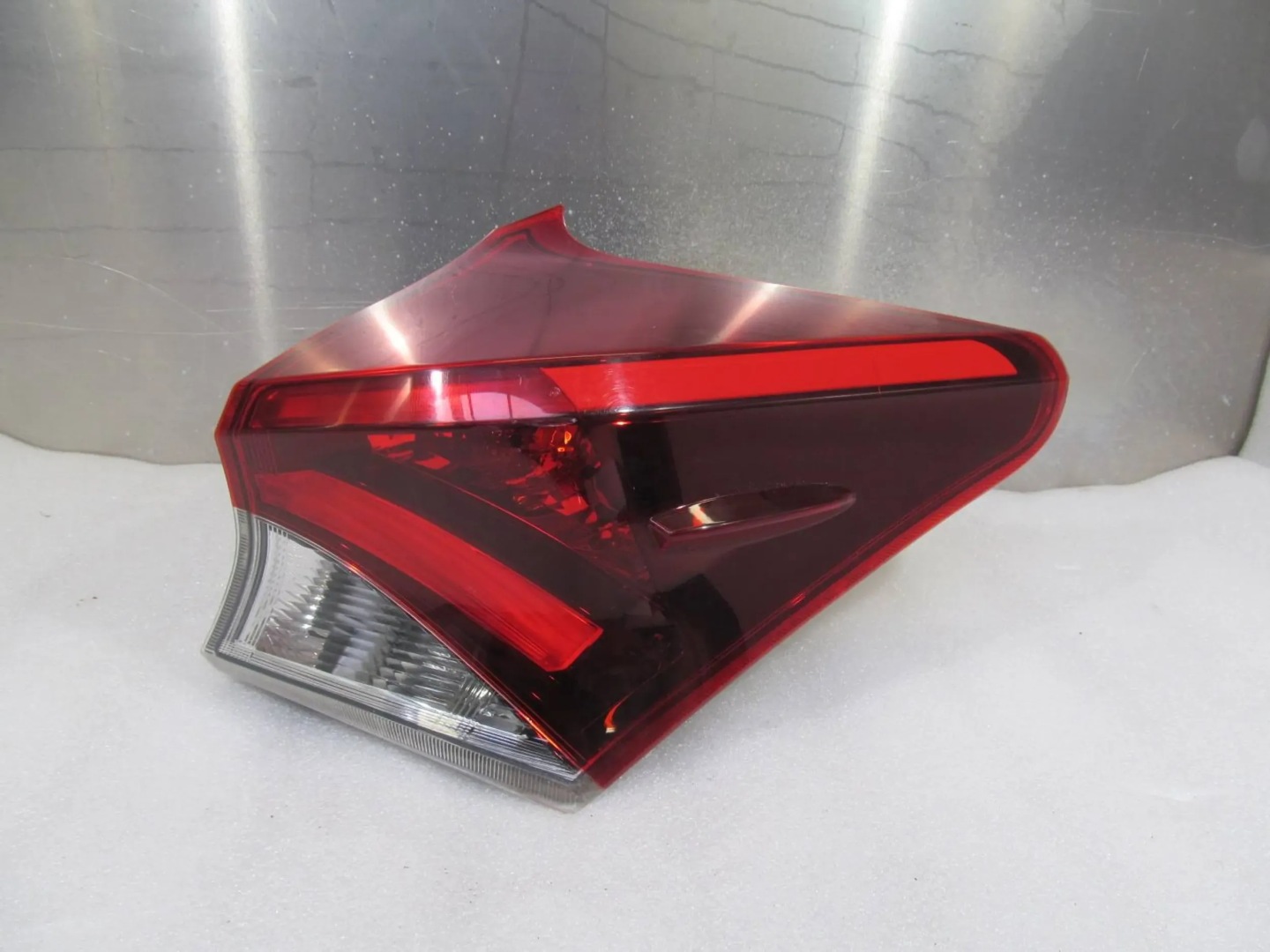 Toyota Auris E180 Rückleuchte 8155102A61 Rearlamp - Thumbnail 10