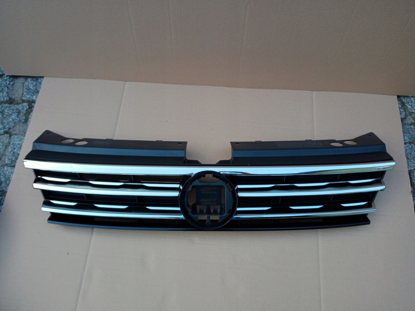 VW Tiguan Kühlergrill FRONTGRILL Kühlergitter 5NA853653A - Thumbnail 1