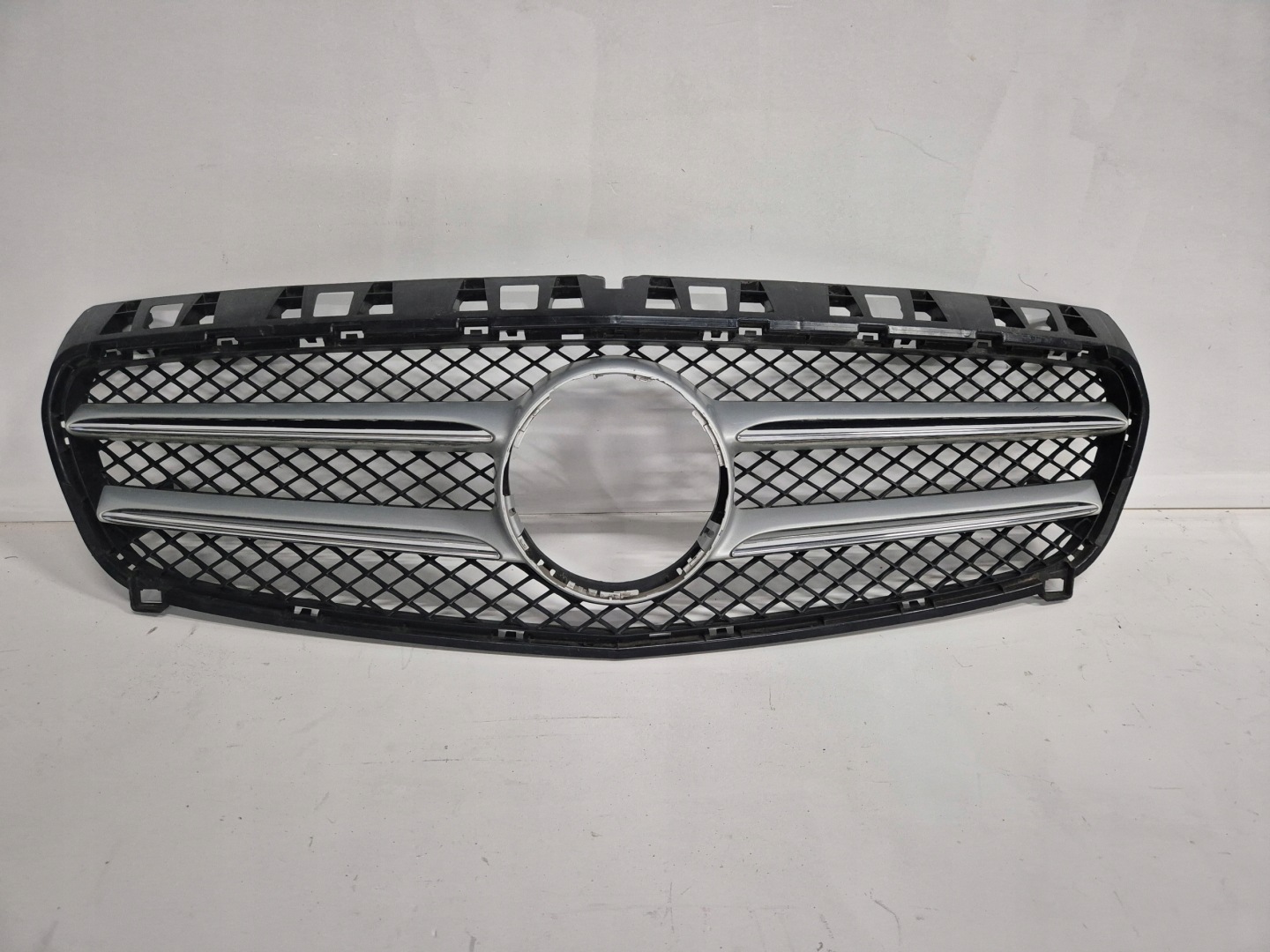 Mercedes-Benz A-Klasse W176 Kühlergrill FRONTGRILL Kühlergitter A1768880260 - Thumbnail 1