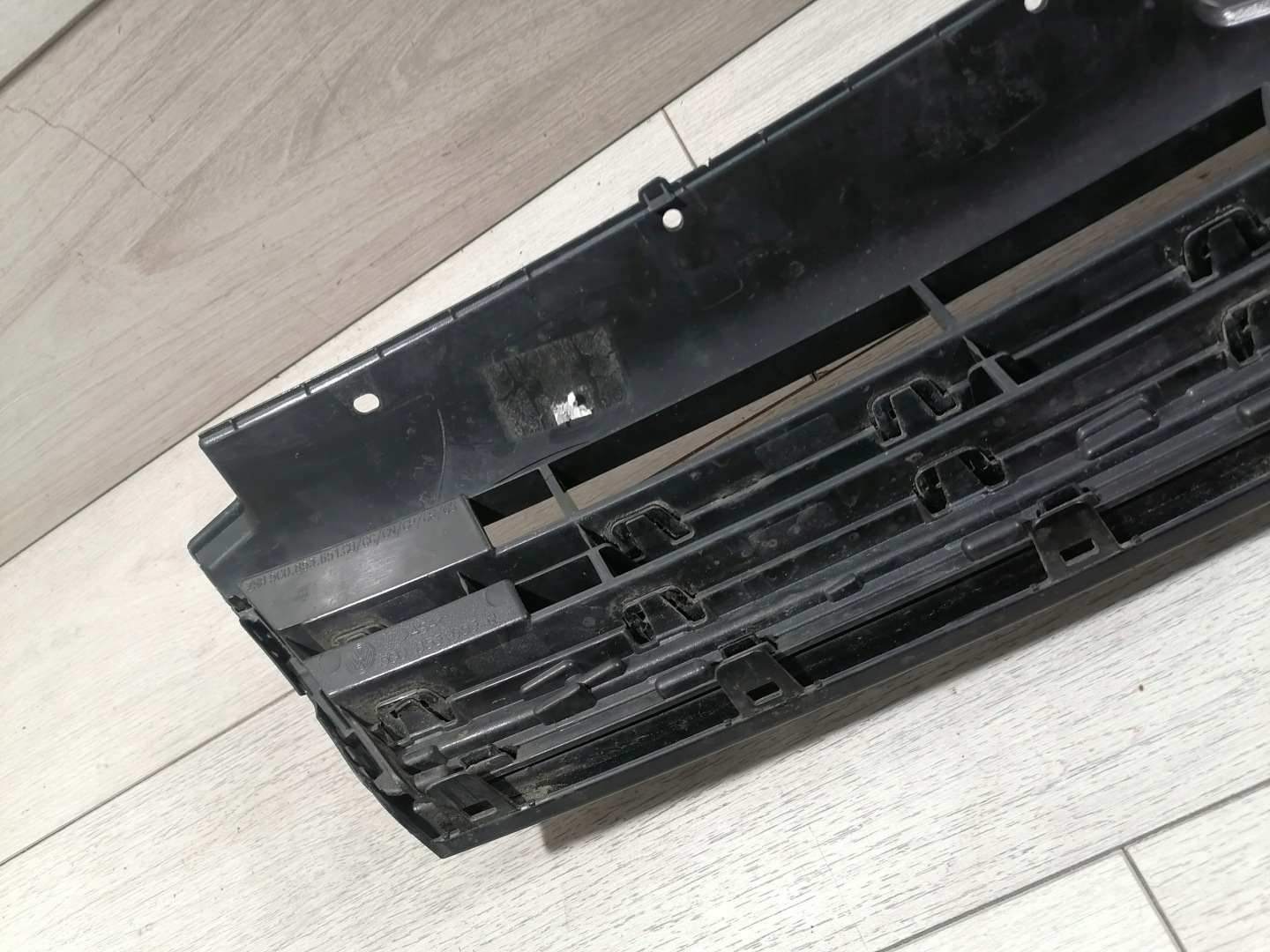 VW Golf V Kühlergrill FRONTGRILL Kühlergitter 5G0853653Q0 - Thumbnail 8