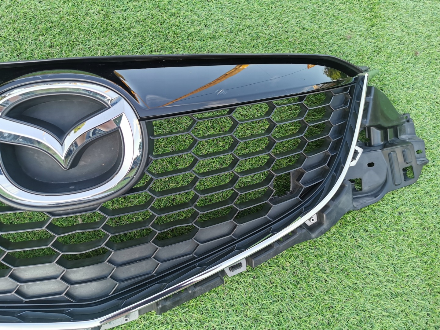 Mazda CX-5 KF Kühlergrill FRONTGRILL Kühlergitter KD4550712 - Thumbnail 5
