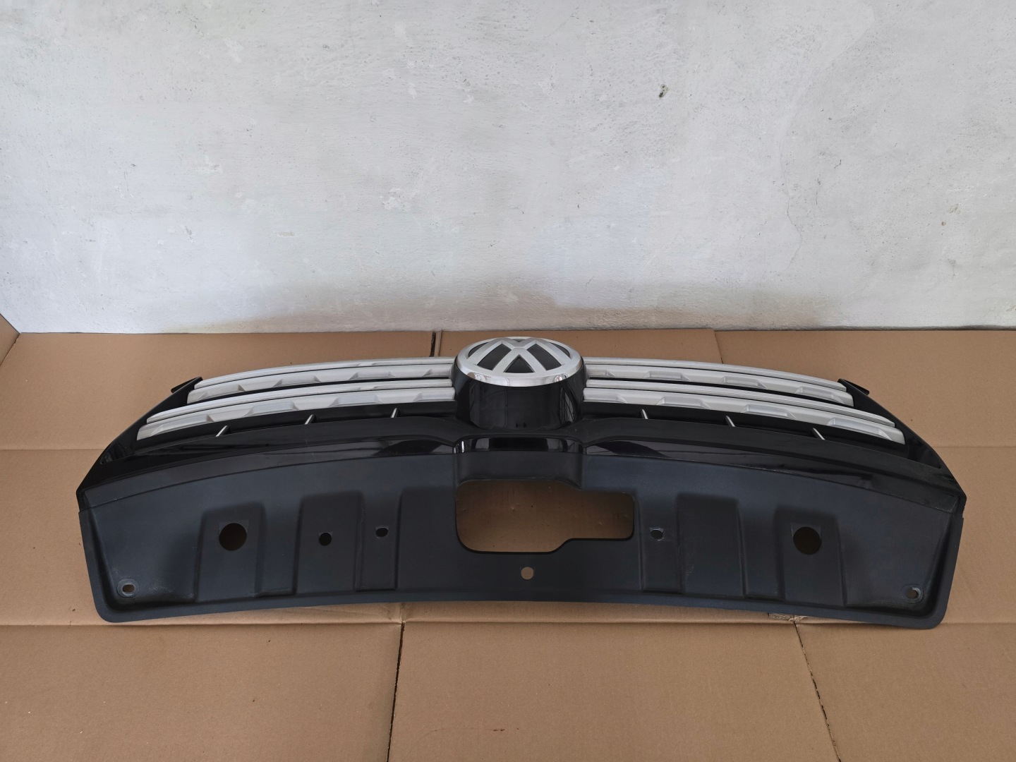 VW Amarok 2H6 Kühlergrill FRONTGRILL Kühlergitter 2H6853651 - Thumbnail 4