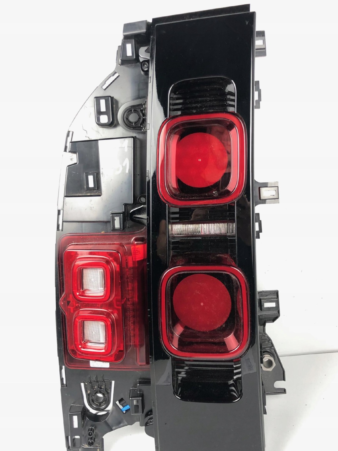 Land Rover Defender LA Rückleuchte L8B213405A Rearlamp - Thumbnail 1