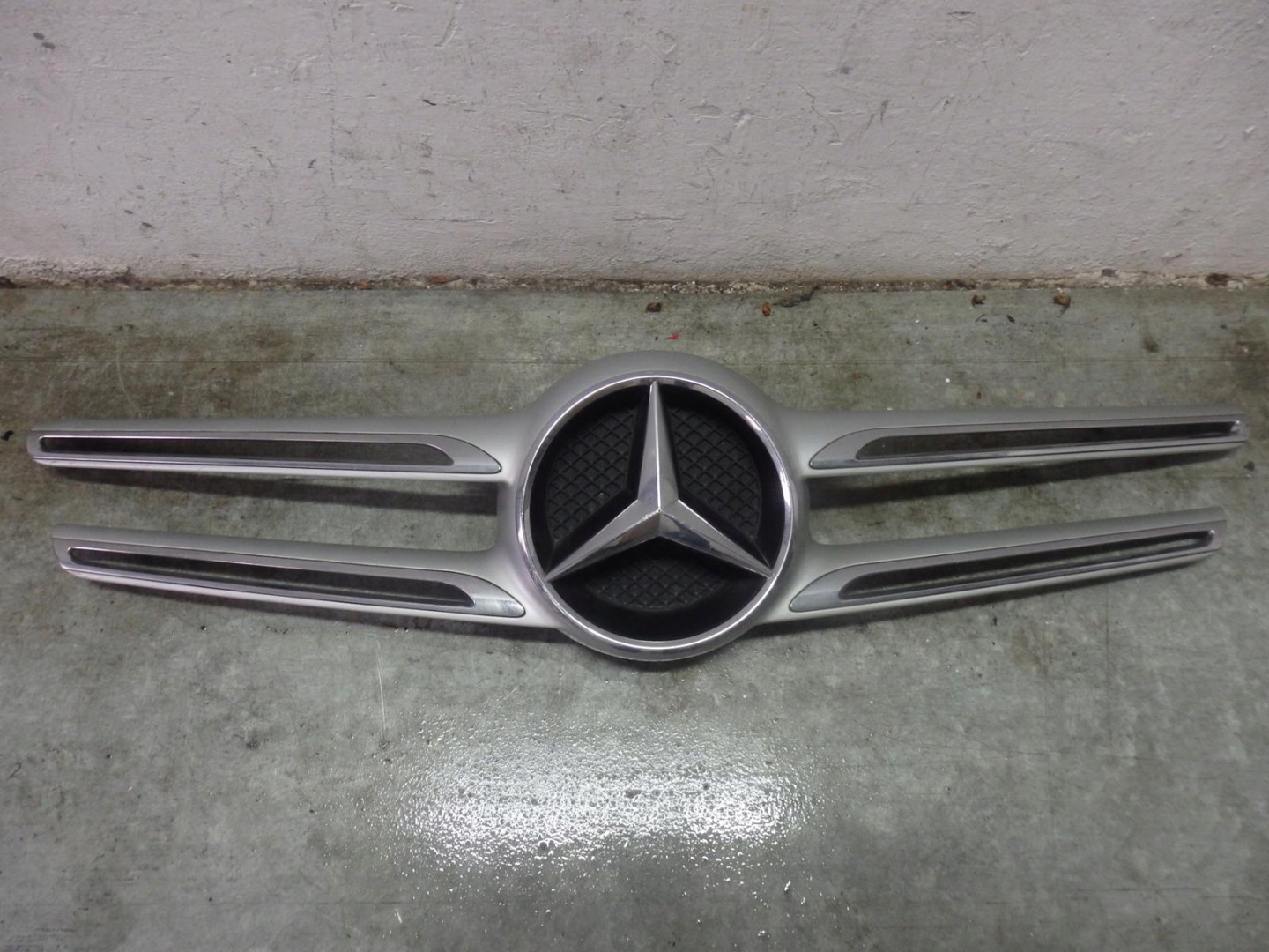 Mercedes-Benz GLE W166 Kühlergrill FRONTGRILL Kühlergitter A1668880323 - Thumbnail 1