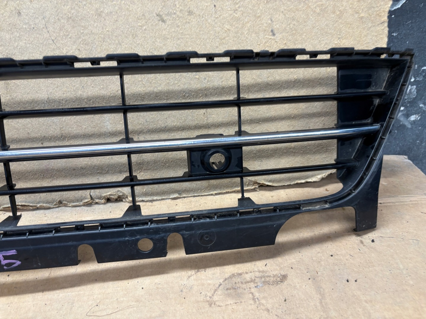 VW Beetle Kühlergrill FRONTGRILL Kühlergitter 5C5853677K - Thumbnail 3