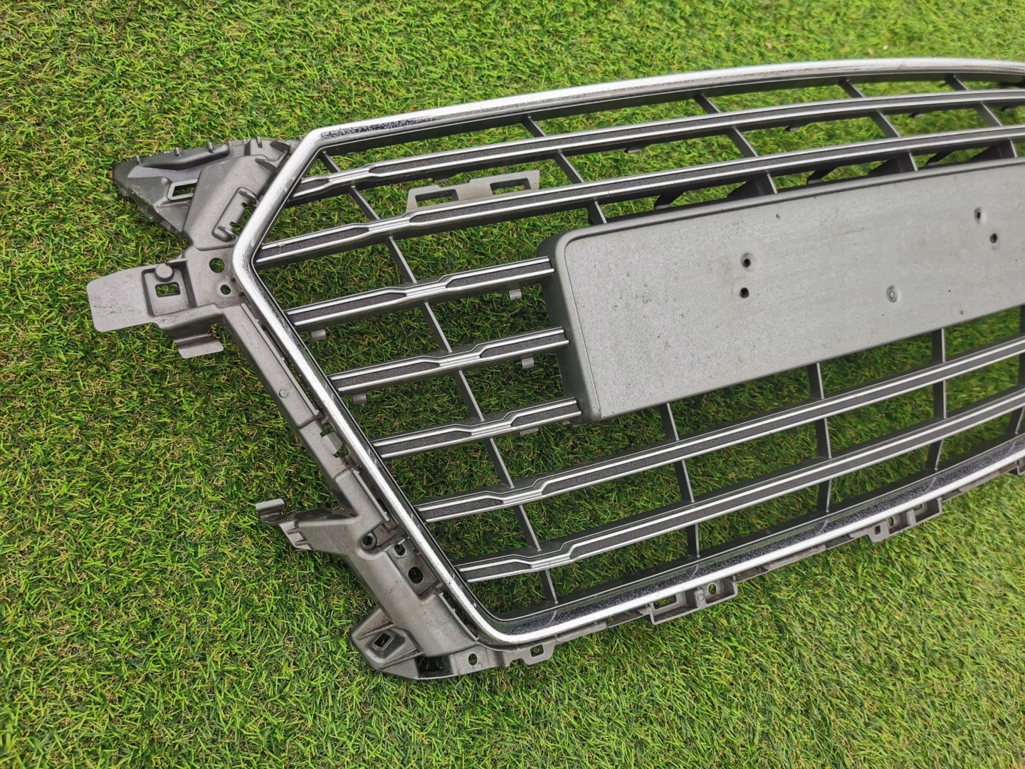 Audi TT 8S Kühlergrill FRONTGRILL Kühlergitter 8S0853651AG - Thumbnail 2