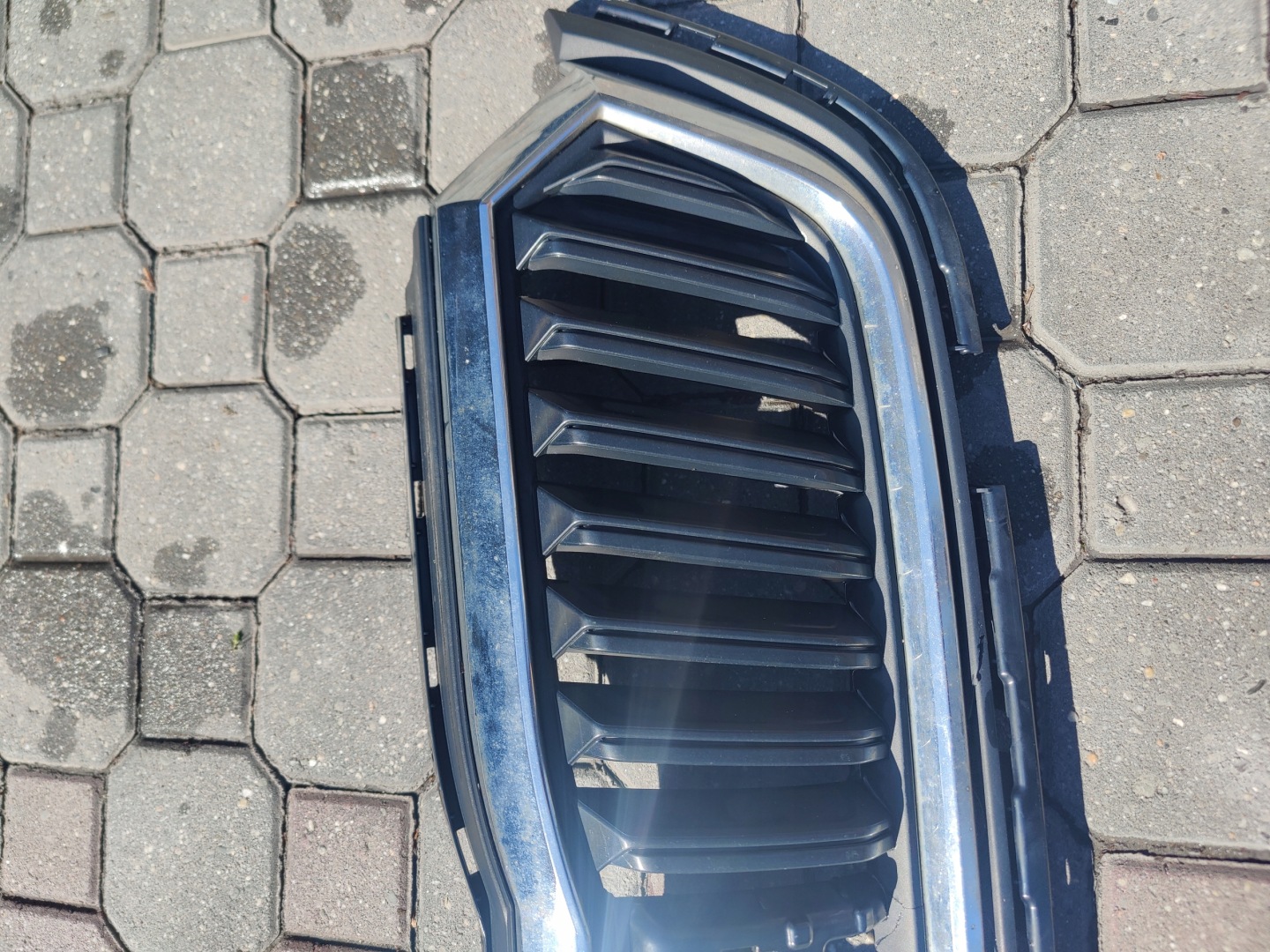 Skoda Octavia 1U Kühlergrill FRONTGRILL Kühlergitter 5E3853653BL - Thumbnail 3