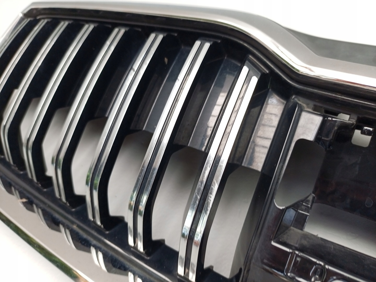 Skoda Superb 3U Kühlergrill FRONTGRILL Kühlergitter 3V0853653G - Thumbnail 8