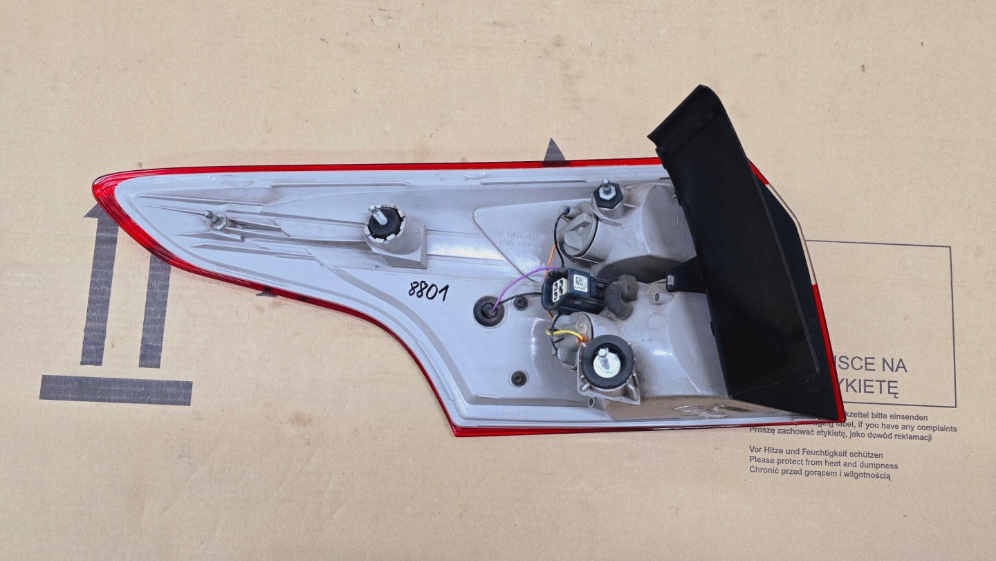 Ford Focus III Mk3 Rückleuchte BM5113404HF Rearlamp - Thumbnail 12