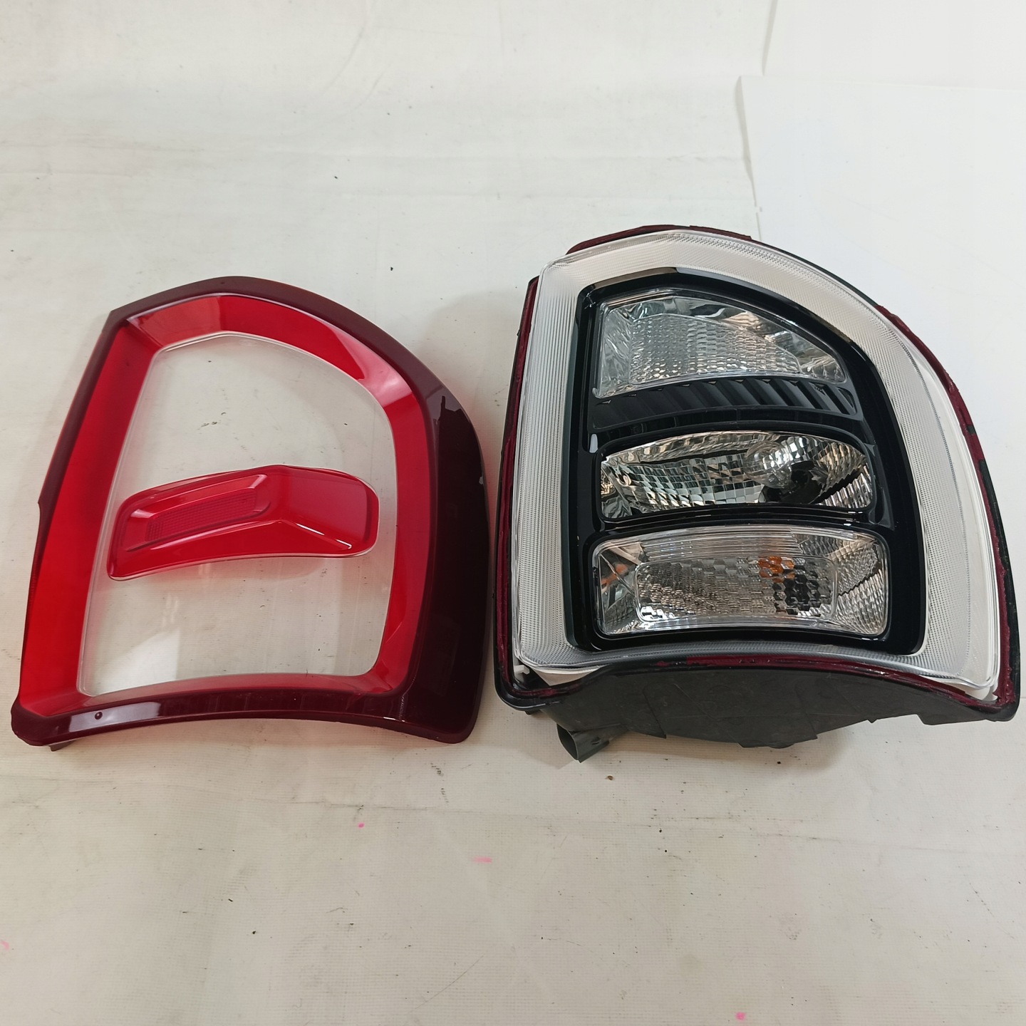 Ford Bronco Rückleuchte M1PB13405A Rearlamp - Thumbnail 7