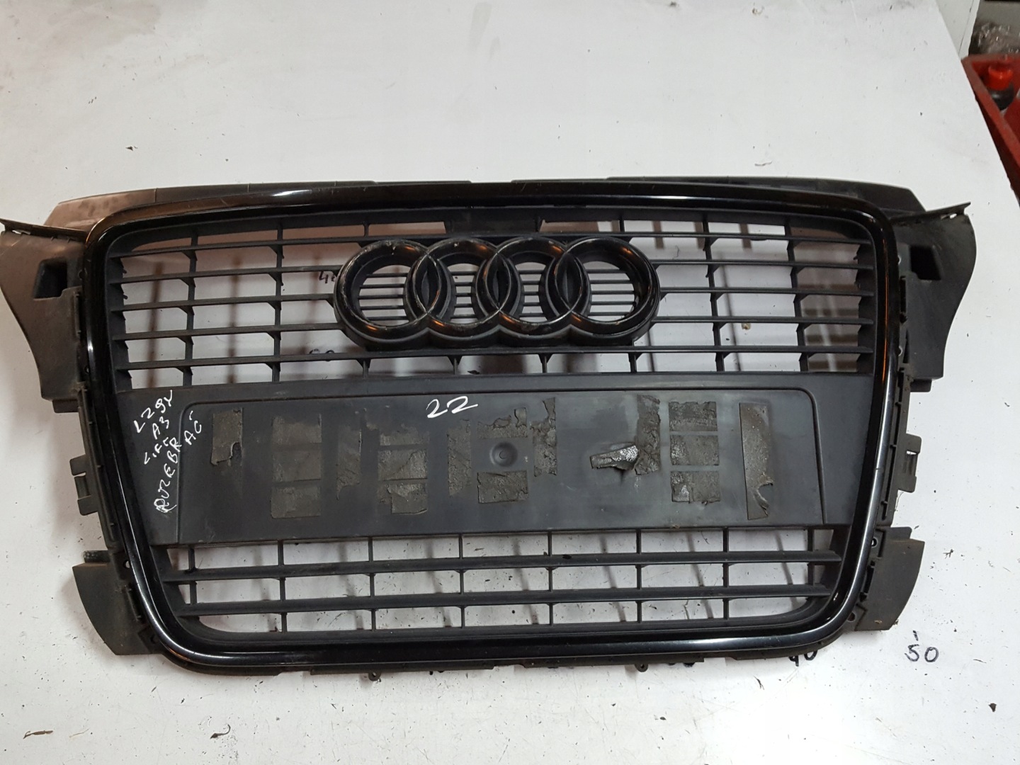 Audi A3 8P Kühlergrill FRONTGRILL Kühlergitter 8P0853651H - Thumbnail 1