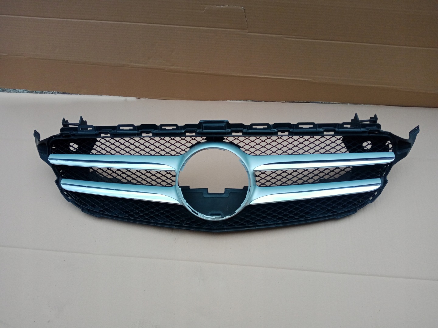 Mercedes-Benz C-Klasse W205 Kühlergrill FRONTGRILL Kühlergitter A2058800183 - Thumbnail 1