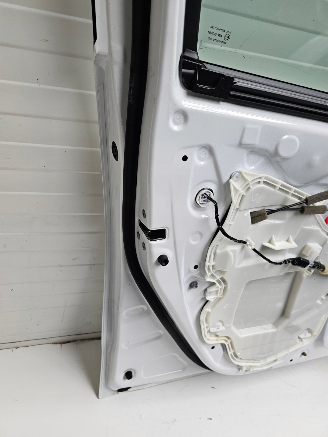Toyota Yaris I P1 Tür Vorne Links Door Porta Porte - Thumbnail 12