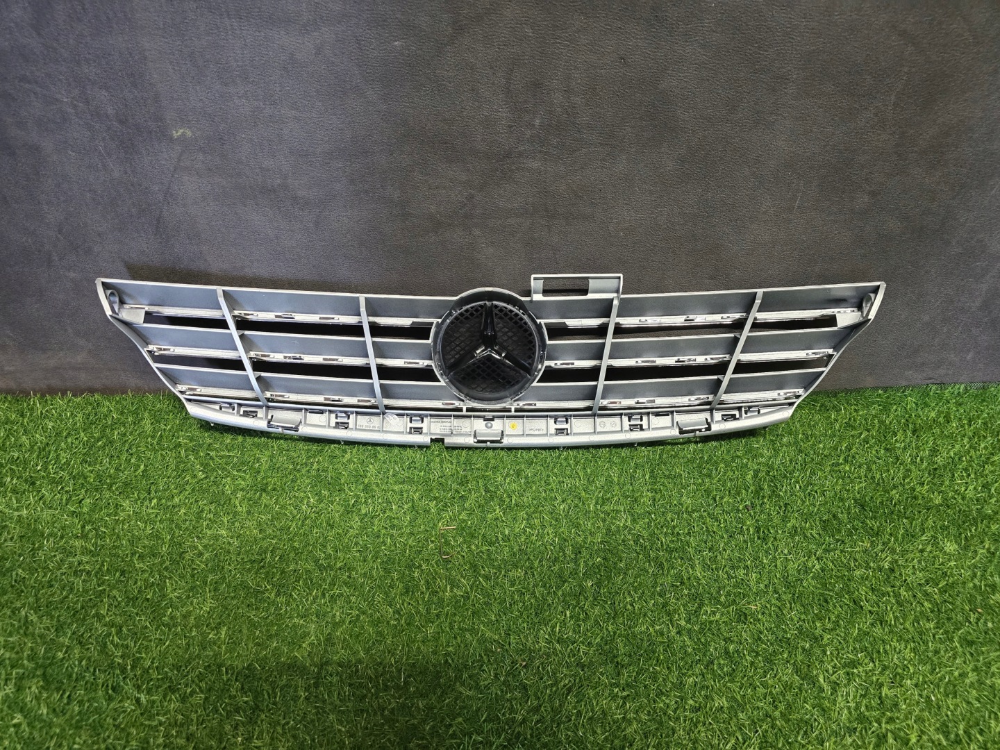Mercedes-Benz A-Klasse W169 Kühlergrill FRONTGRILL Kühlergitter A1698800583 - Thumbnail 5