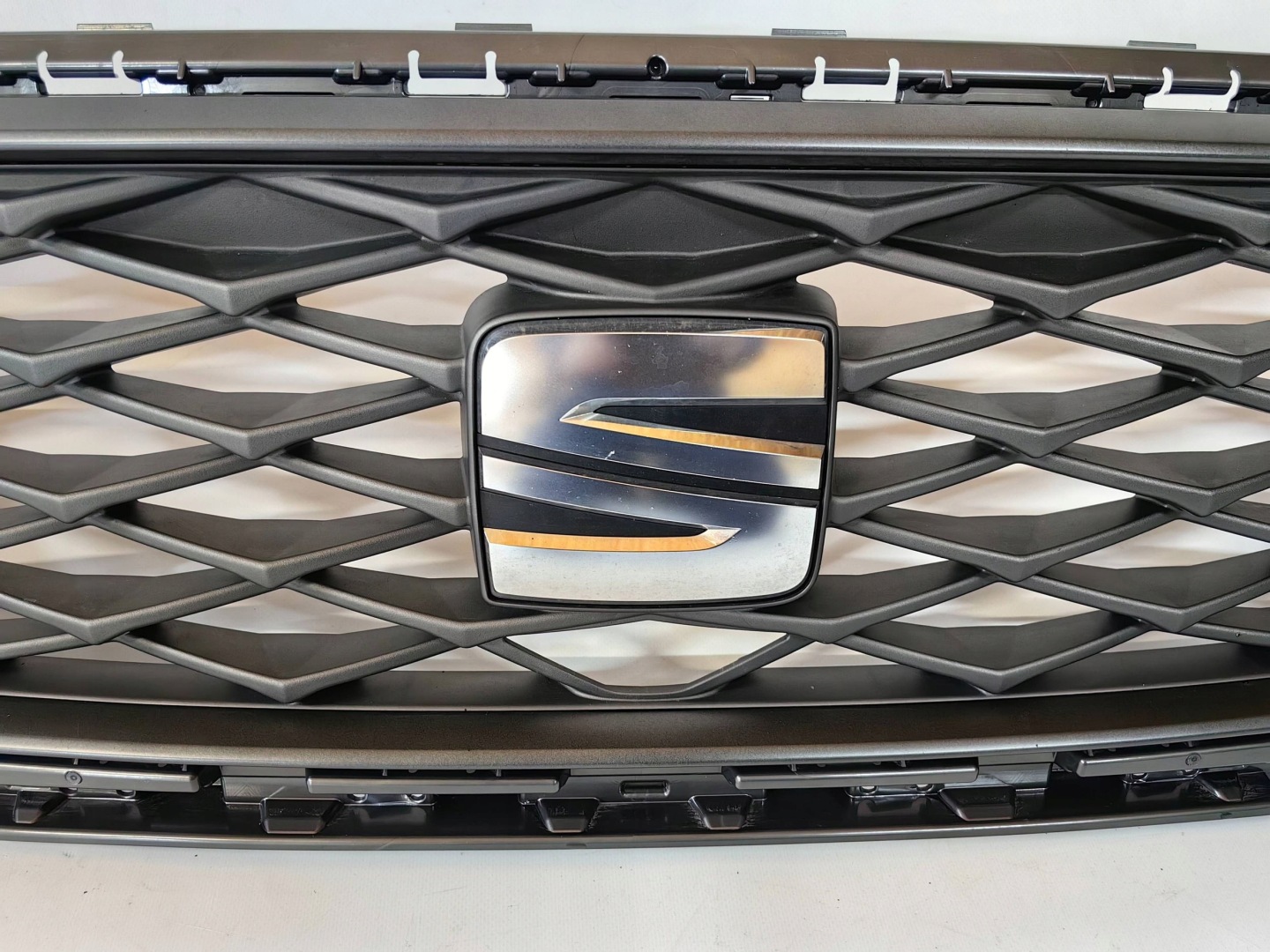 SEAT Tarraco 5FJ Kühlergrill FRONTGRILL Kühlergitter 5FJ853651D - Thumbnail 3