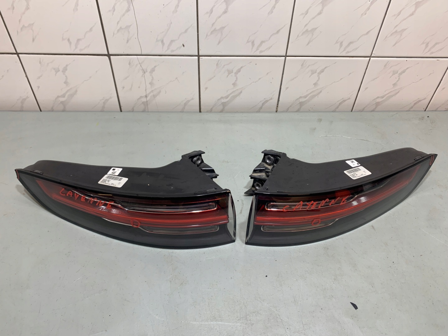 Porsche Cayenne 9YA Rückleuchte 9Y0945095H Rearlamp - Thumbnail 1