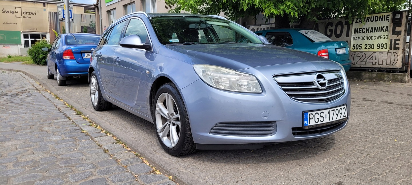 Opel Insignia I Sports Tourer 1.8 Twinport ECOTEC 140KM 2009