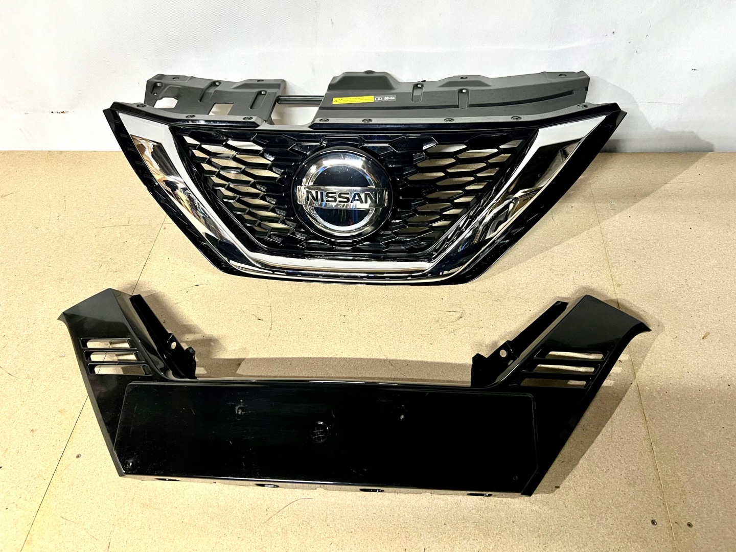Nissan Qashqai J11 Kühlergrill FRONTGRILL Kühlergitter - Thumbnail 1