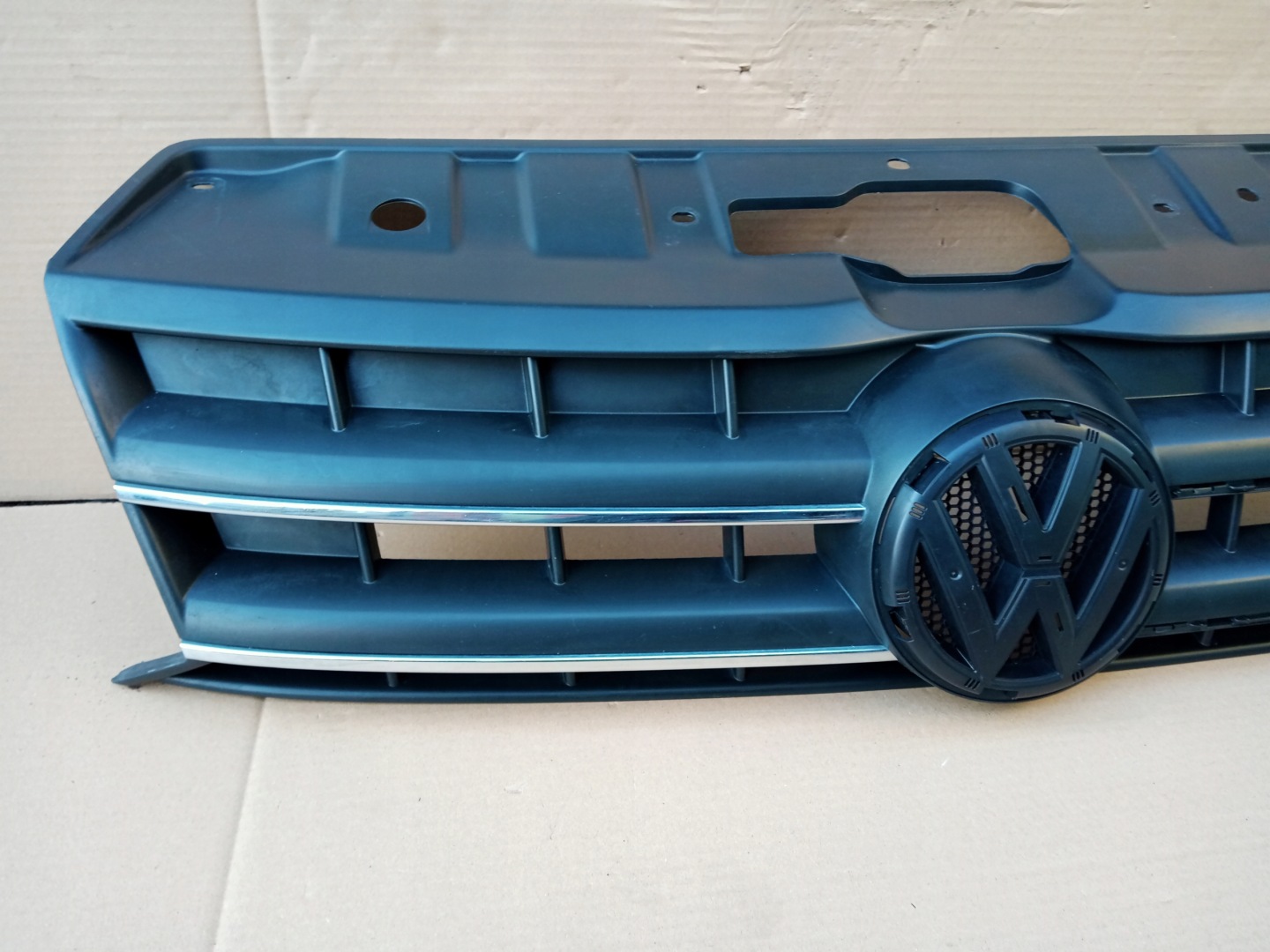 VW Amarok 2HH Kühlergrill FRONTGRILL Kühlergitter 2HH853653 - Thumbnail 2