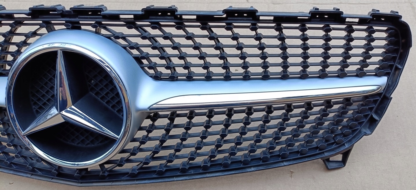 Mercedes-Benz A-Klasse W176 Kühlergrill FRONTGRILL Kühlergitter A1768881760 - Thumbnail 4