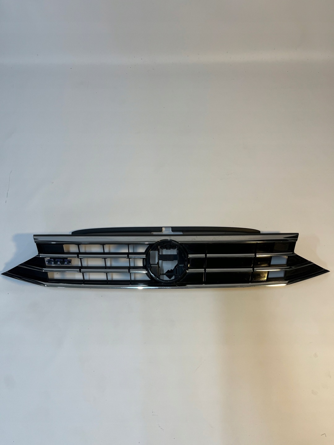 VW Passat B8 Kühlergrill FRONTGRILL Kühlergitter 3G0853653P - Thumbnail 1