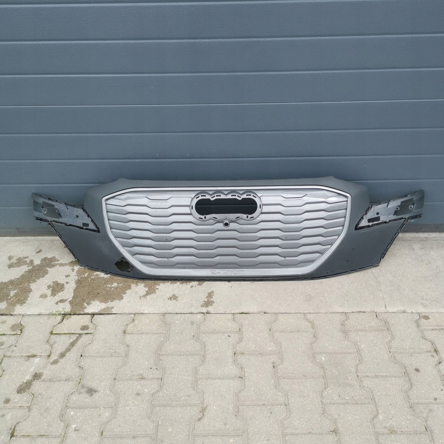 Audi Q4 Kühlergrill FRONTGRILL Kühlergitter 89A807725 - Thumbnail 1