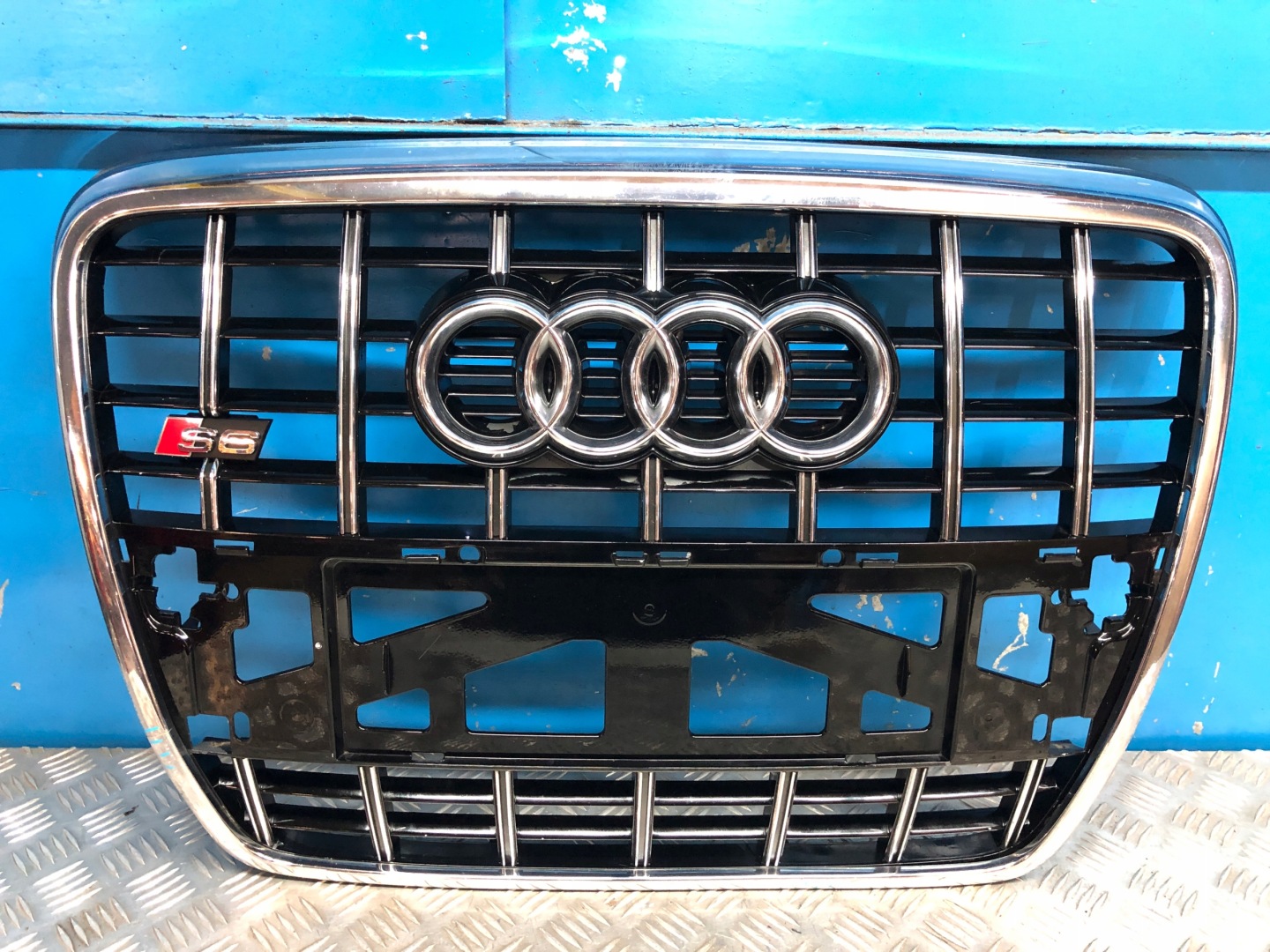 Audi A6 Kühlergrill FRONTGRILL Kühlergitter 4F0853651AJ - Thumbnail 1