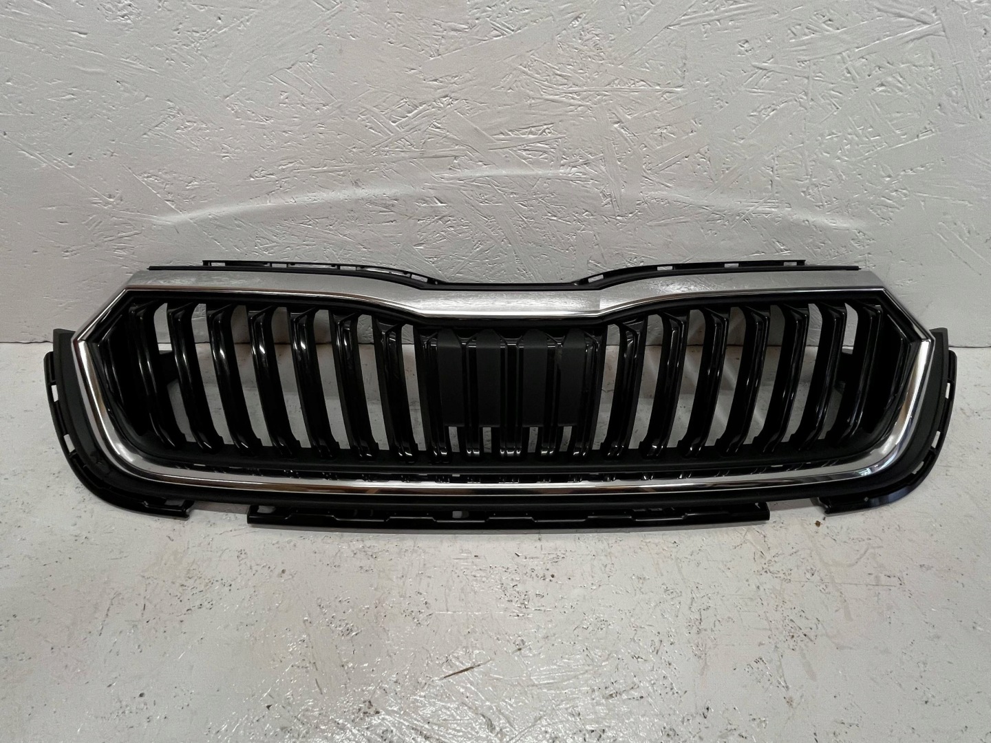 Skoda Octavia 1U Kühlergrill FRONTGRILL Kühlergitter 5E3807723 - Thumbnail 1