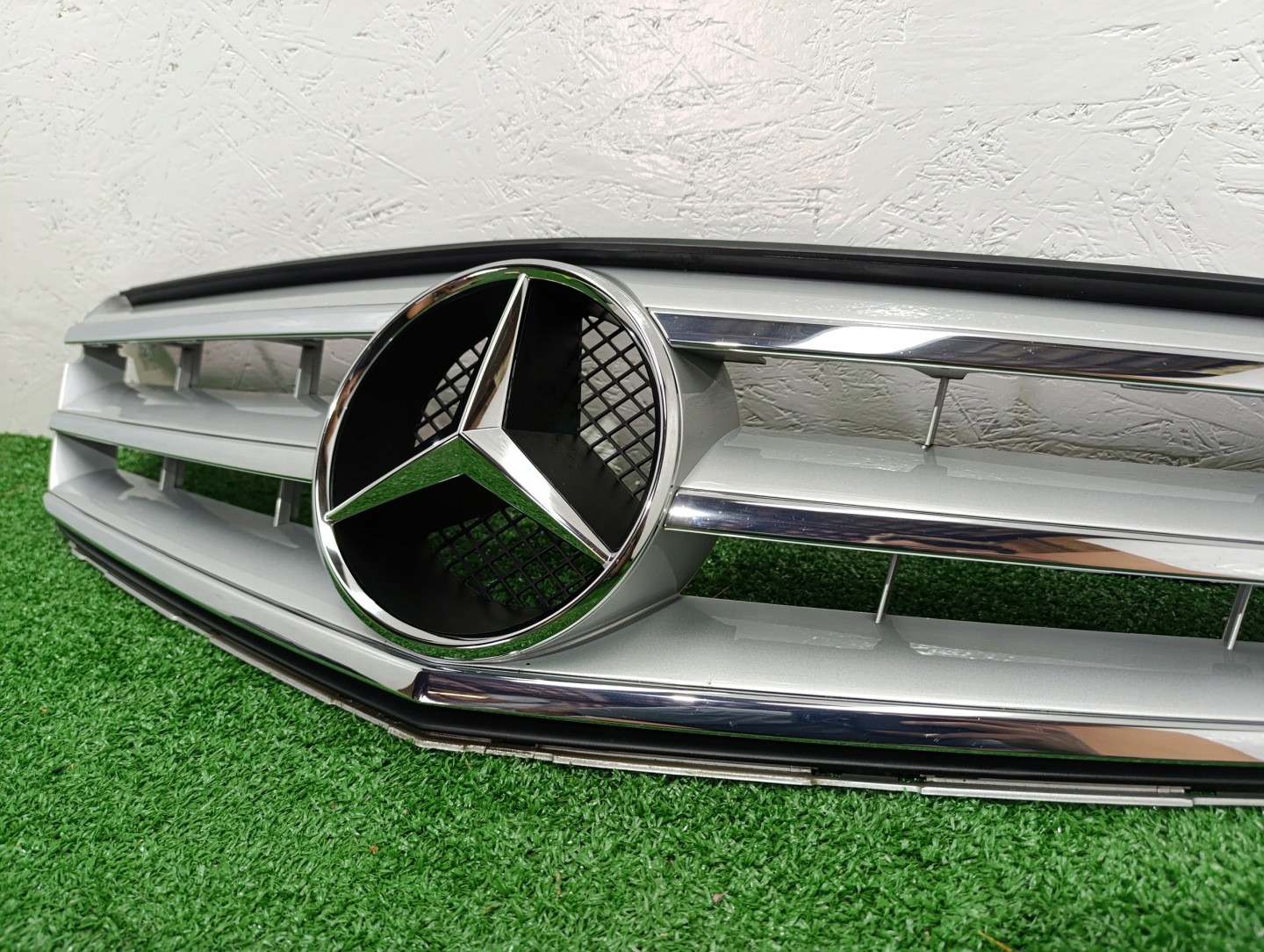 Mercedes-Benz C-Klasse W204 Kühlergrill FRONTGRILL Kühlergitter A2048800023 - Thumbnail 9