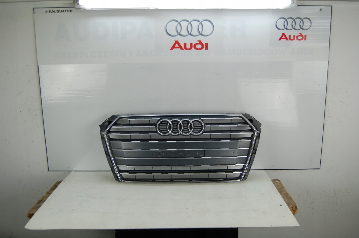 Audi A4 8W0 Kühlergrill FRONTGRILL Kühlergitter 8W0853651BR - Thumbnail 1