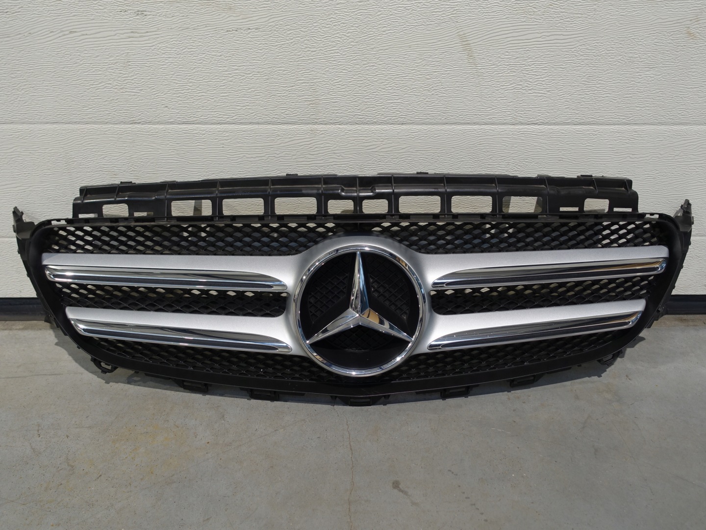 Mercedes-Benz E-Klasse W213 Kühlergrill FRONTGRILL Kühlergitter A0008880100 - Thumbnail 1