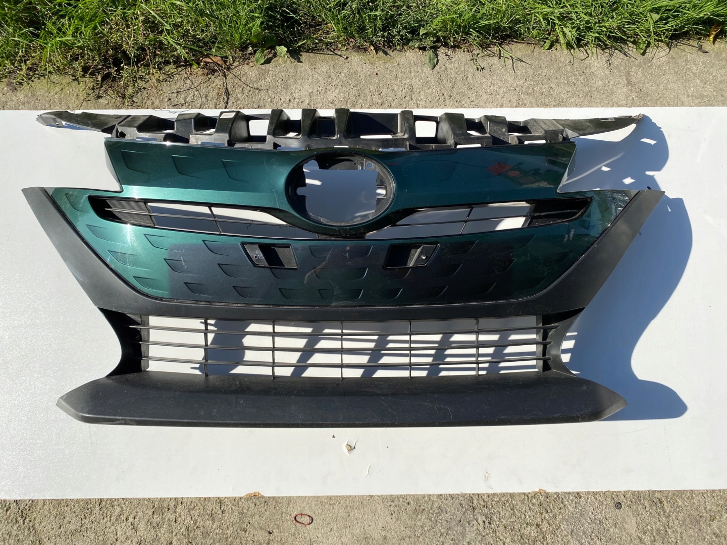 Toyota Prius HW2 Kühlergrill FRONTGRILL Kühlergitter 5311247261 - Thumbnail 1