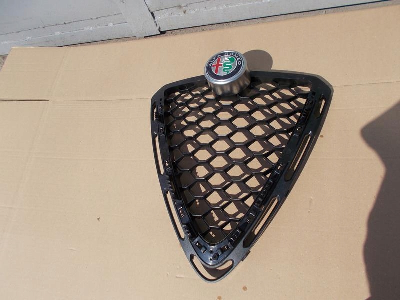 Alfa Romeo Stelvio Typ 949 Kühlergrill FRONTGRILL Kühlergitter - Thumbnail 1