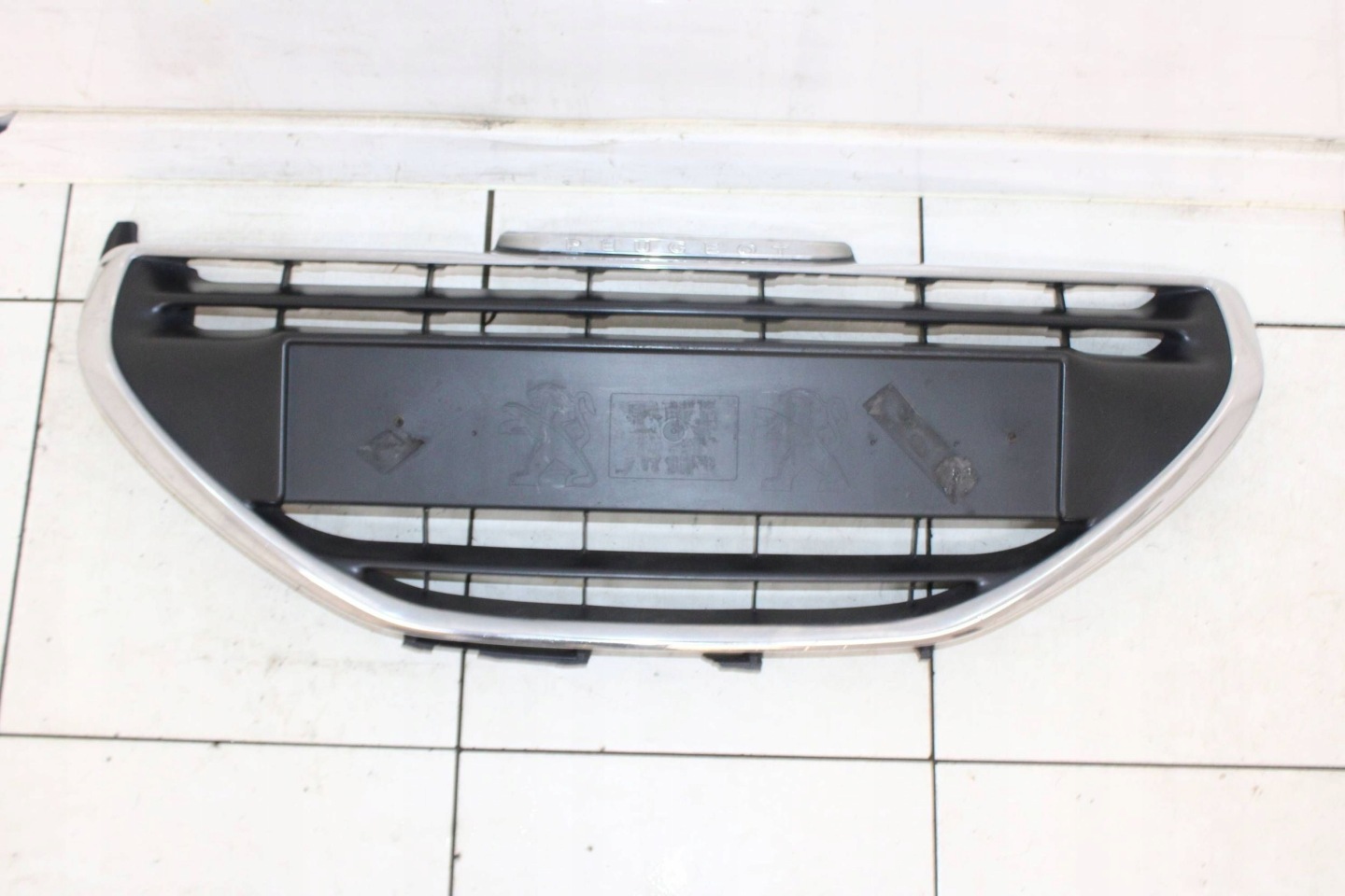 Peugeot 208 I Kühlergrill FRONTGRILL Kühlergitter - Thumbnail 1