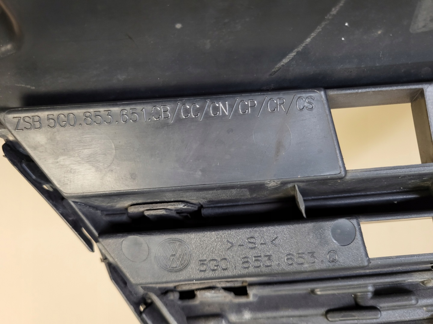 VW Golf V Kühlergrill FRONTGRILL Kühlergitter 5G0853651CB - Thumbnail 12