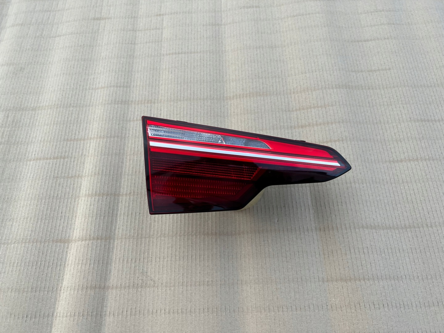 Audi A4 B9 Rückleuchte 8W5945075A Rearlamp - Thumbnail 1