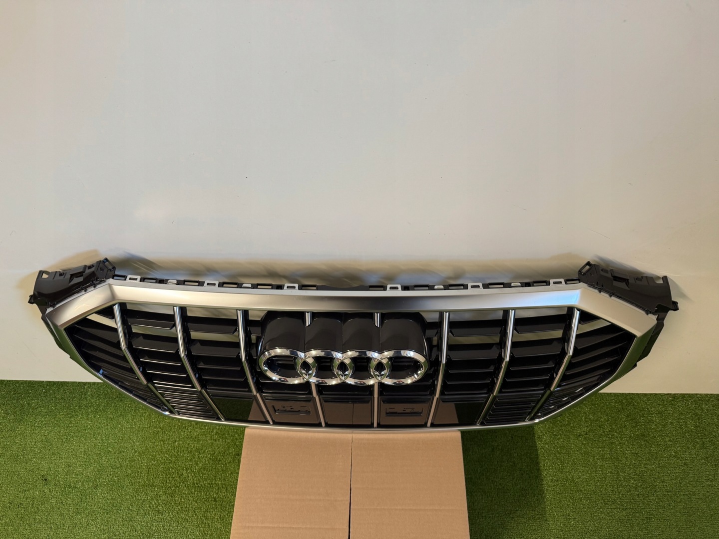 Audi Q3 Kühlergrill FRONTGRILL Kühlergitter 83A853651AU - Thumbnail 5