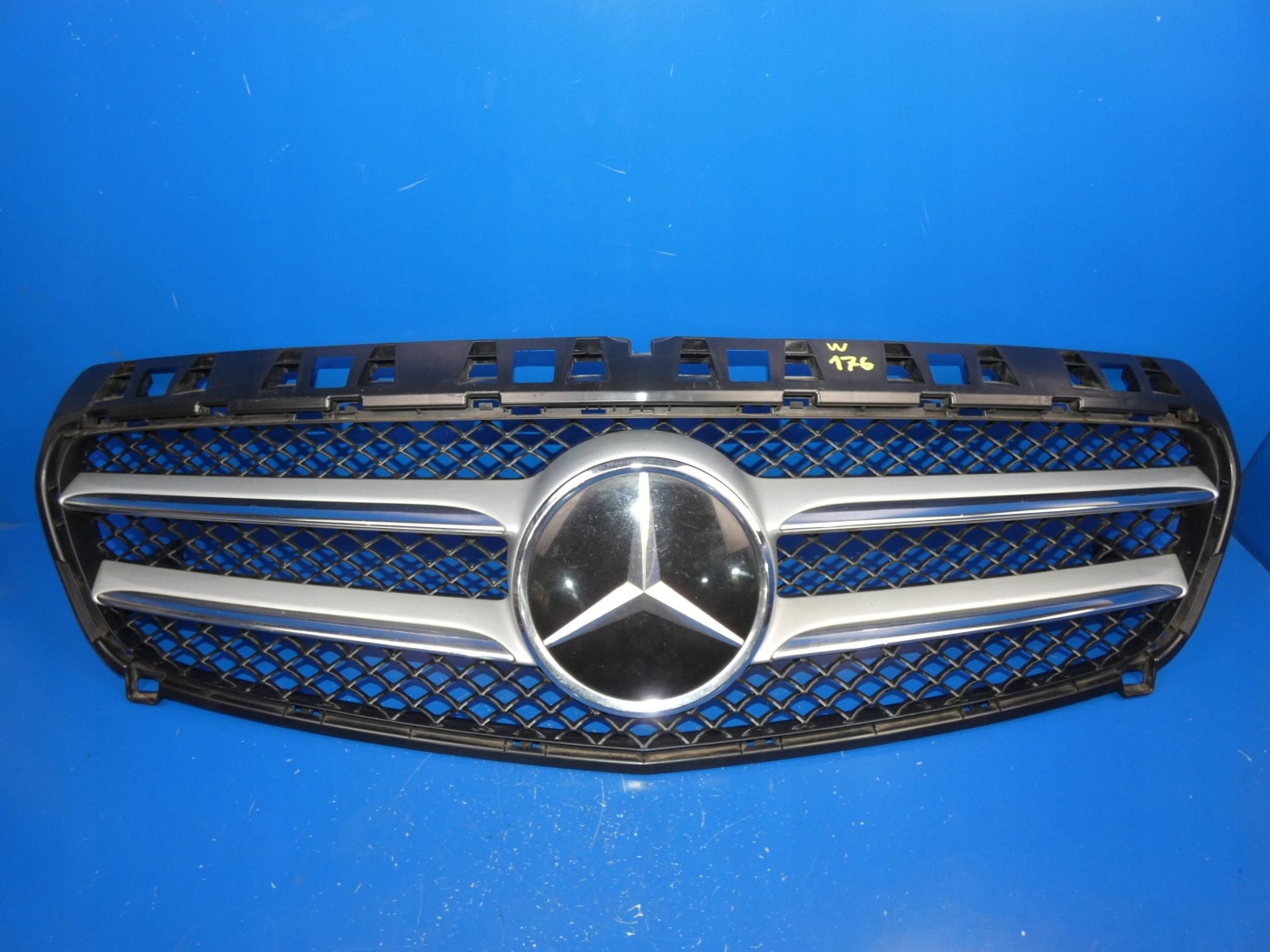 Mercedes-Benz A-Klasse W176 Kühlergrill FRONTGRILL Kühlergitter - Thumbnail 1