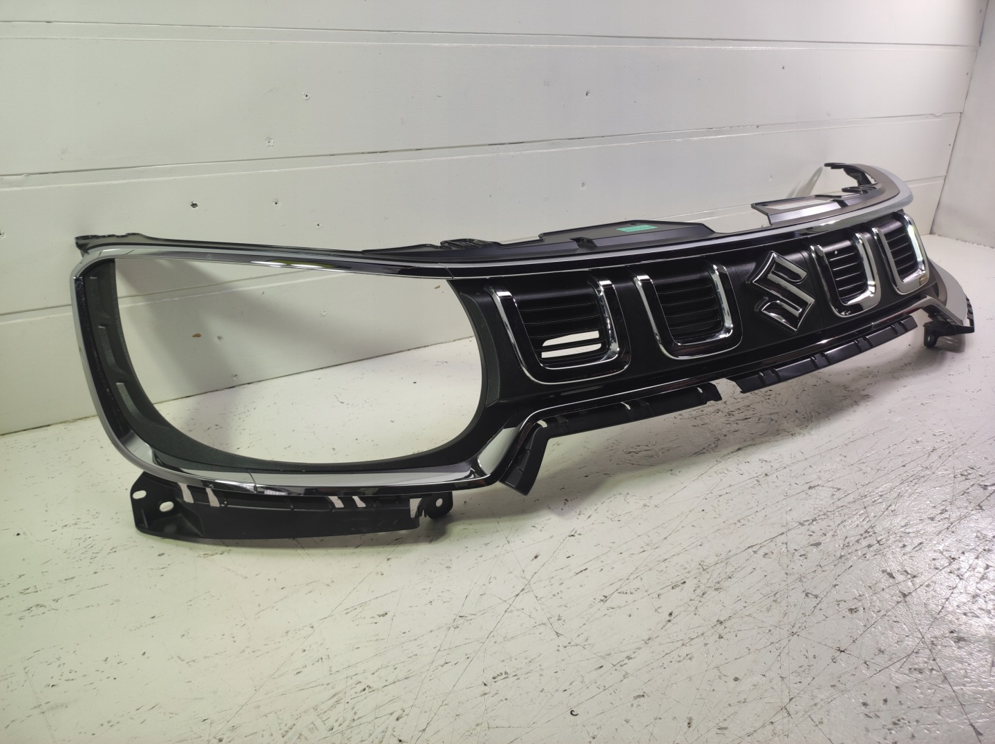 Suzuki Ignis I FH Kühlergrill FRONTGRILL Kühlergitter 7214173S07214 - Thumbnail 4