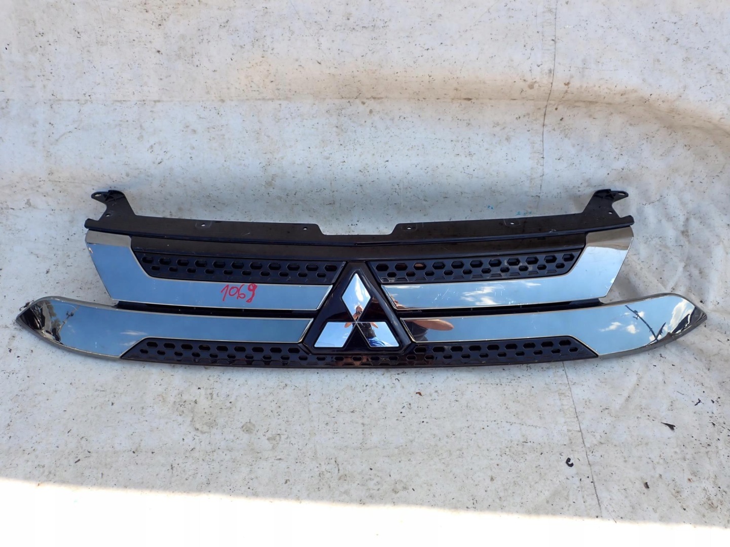 Mitsubishi Outlander CU0W Kühlergrill FRONTGRILL Kühlergitter 7450B298 - Thumbnail 2