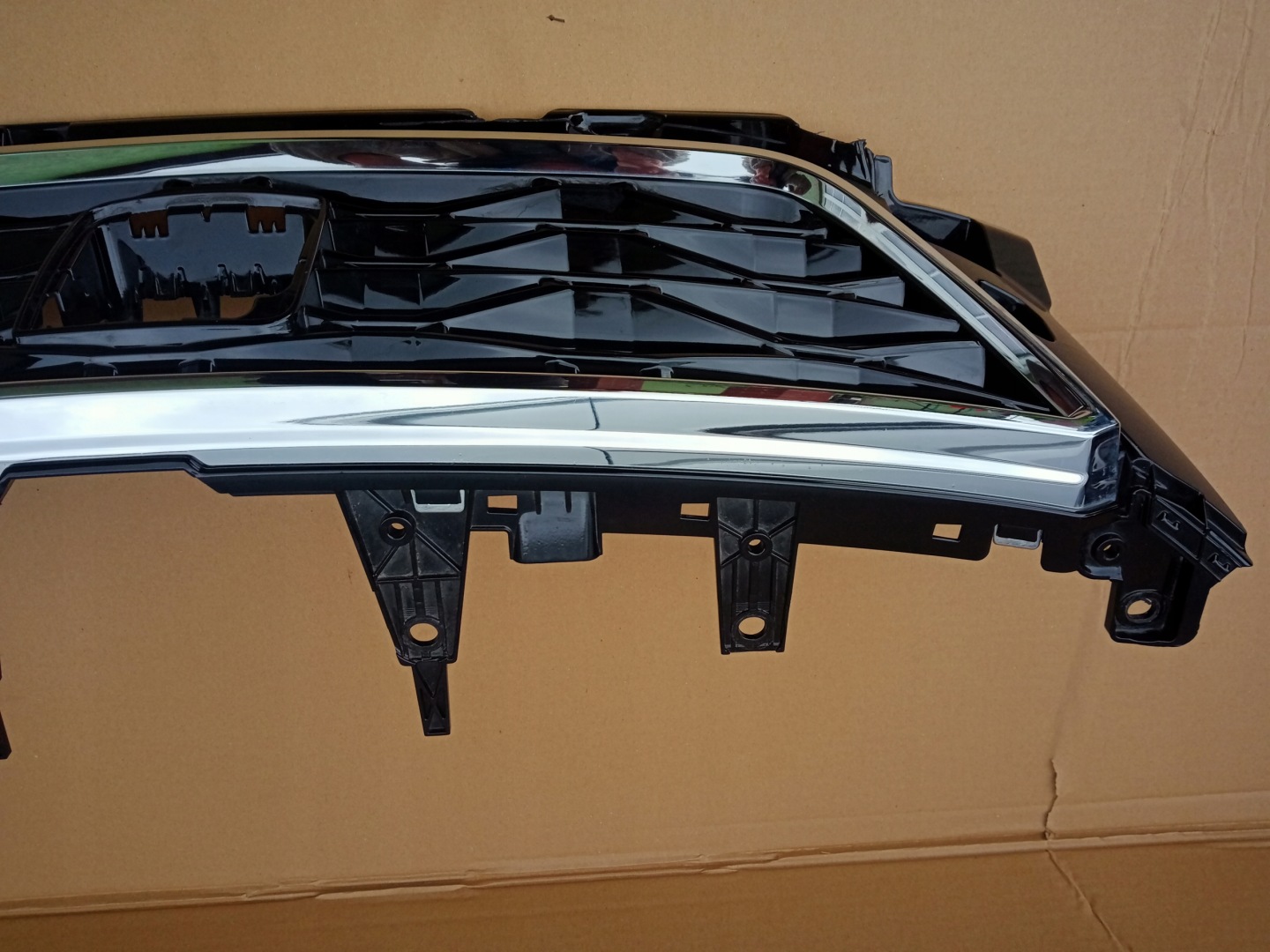 SEAT Ateca 575 Kühlergrill FRONTGRILL Kühlergitter 575853654D - Thumbnail 3
