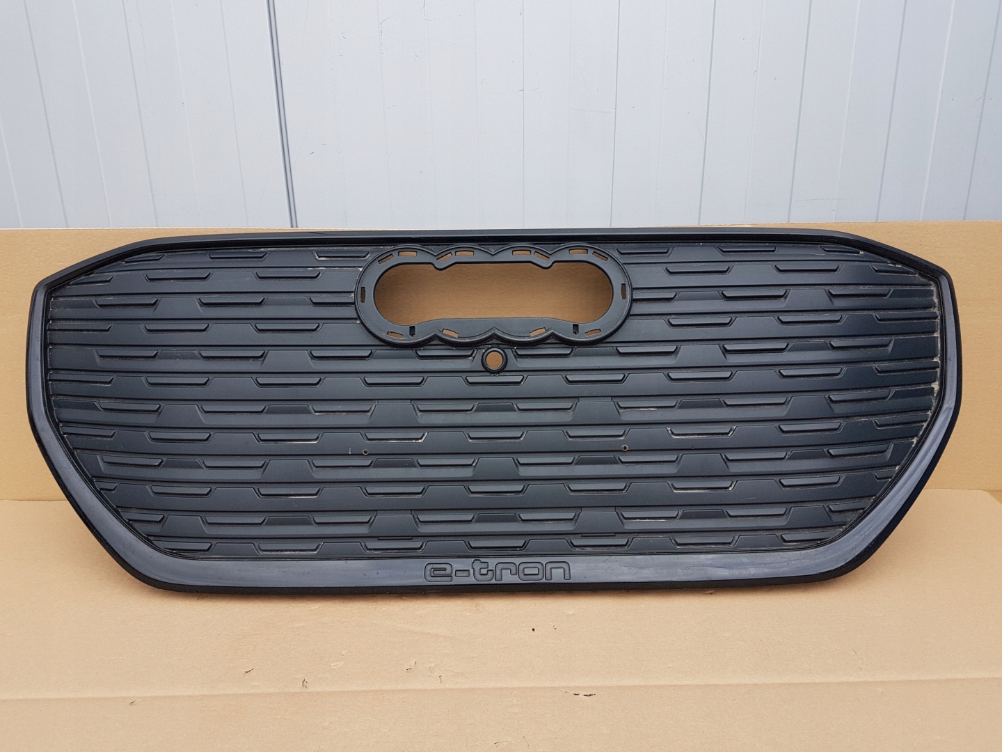 Audi Q4 Kühlergrill FRONTGRILL Kühlergitter - Thumbnail 1