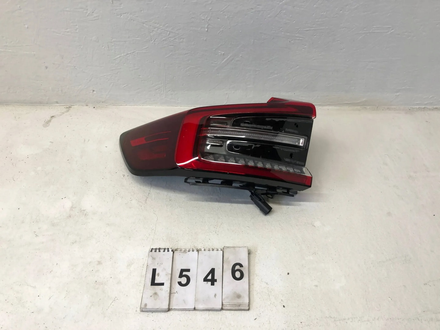 Volvo C40 Rückleuchte 32365666 Rearlamp - Thumbnail 1