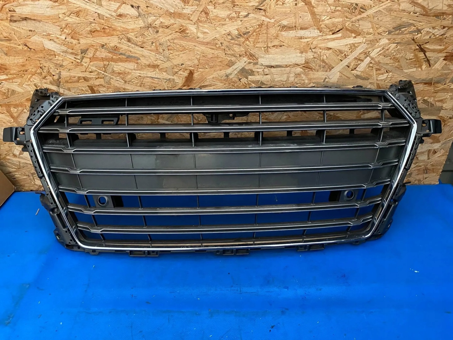 Audi TT 8S Kühlergrill FRONTGRILL Kühlergitter 8S0853651B - Thumbnail 1