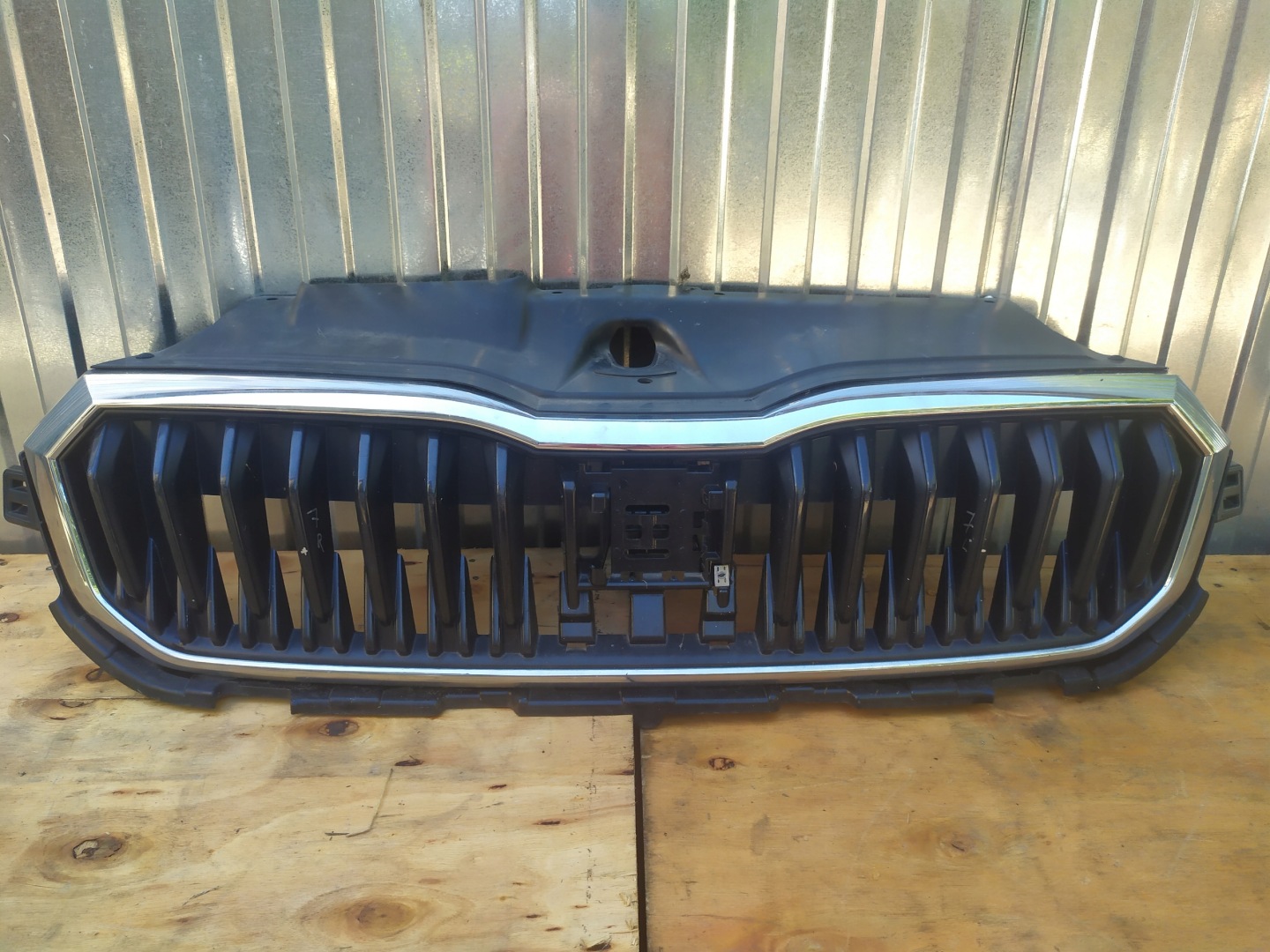 Skoda Scala 657 Kühlergrill FRONTGRILL Kühlergitter 657853653B - Thumbnail 1