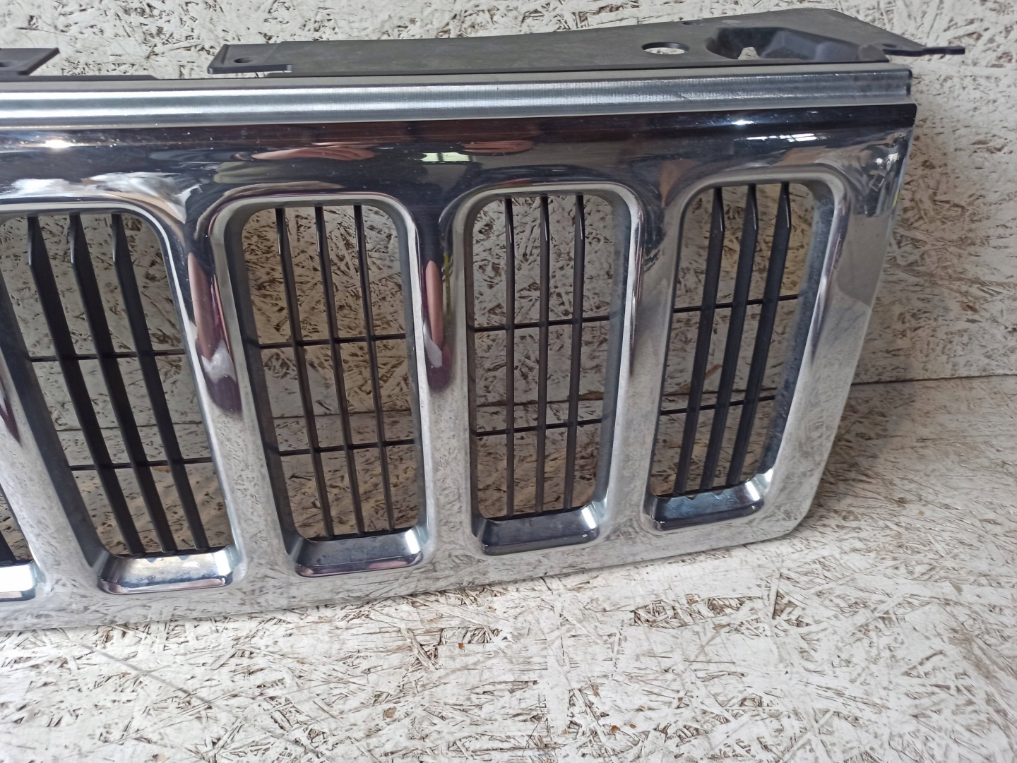 Jeep Commander WH Kühlergrill FRONTGRILL Kühlergitter 5JR62TRMAC - Thumbnail 3