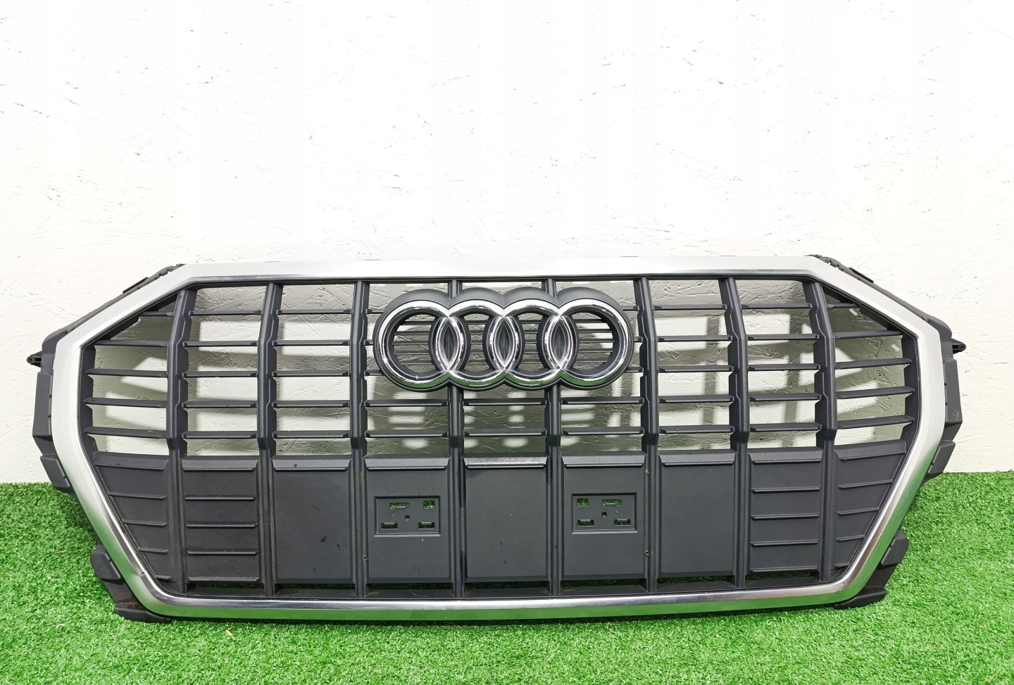 Audi Q3 Kühlergrill FRONTGRILL Kühlergitter 83A853651KB - Thumbnail 1