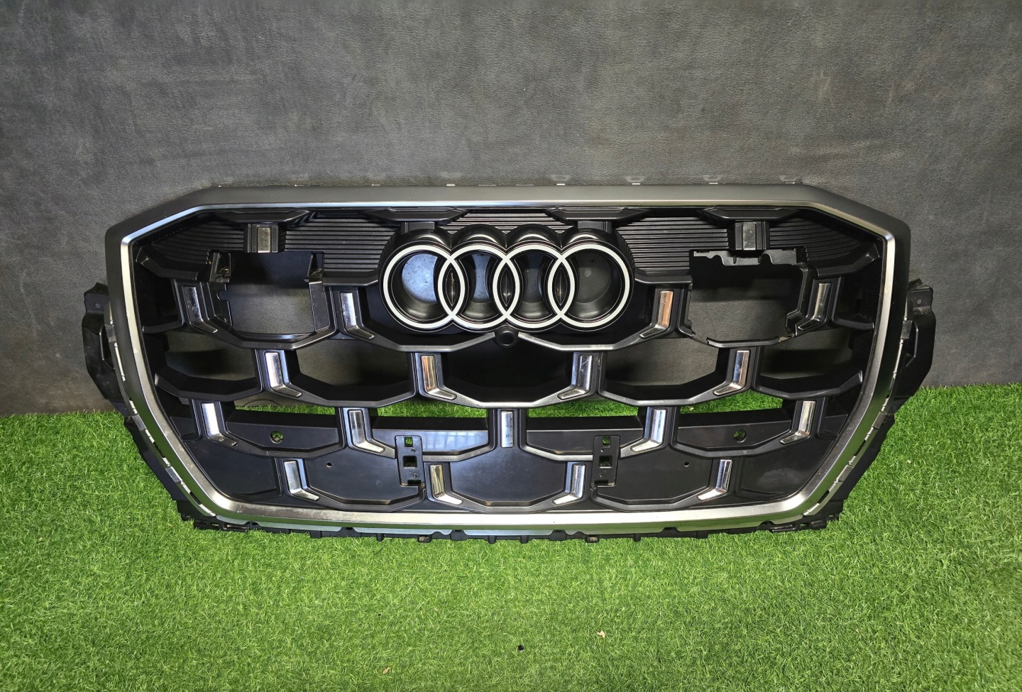 Audi Q7 Kühlergrill FRONTGRILL Kühlergitter 4M0853651BM - Thumbnail 1