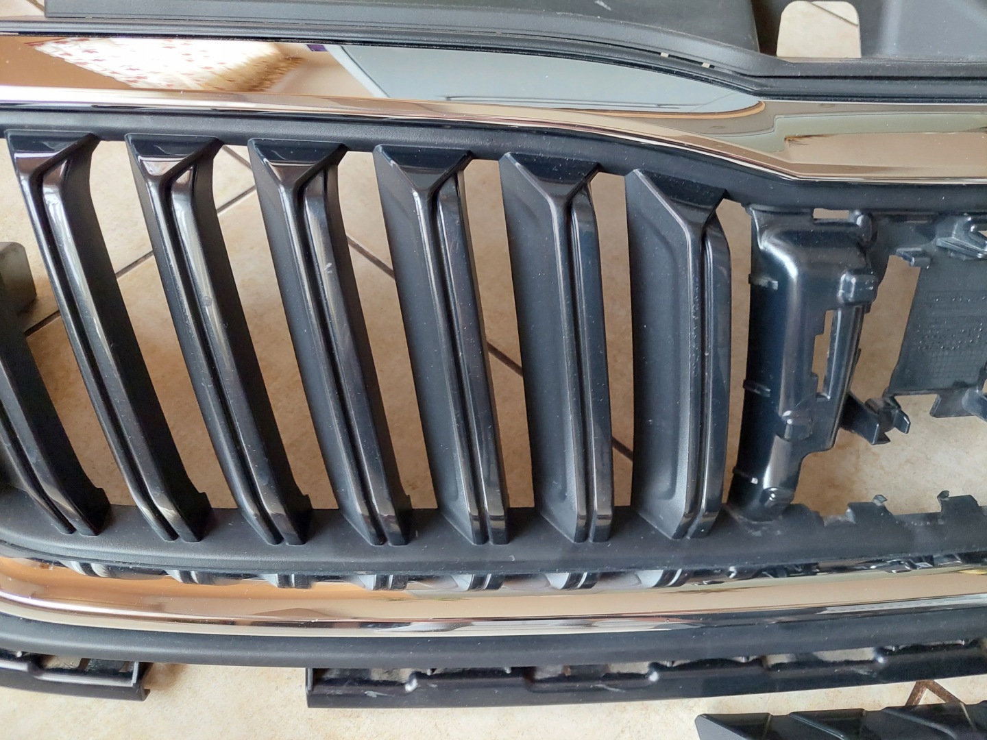 Skoda Octavia 1U Kühlergrill FRONTGRILL Kühlergitter 5E3853343 - Thumbnail 4